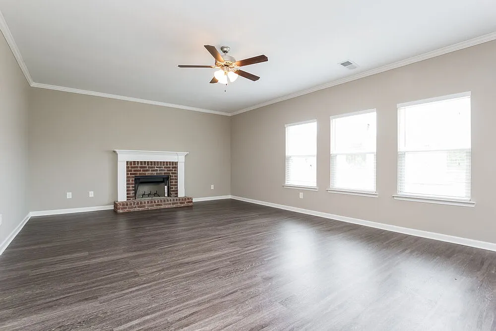 4 bed, 2.5 bath, 2002 sqft, $2,100 — Photo 4