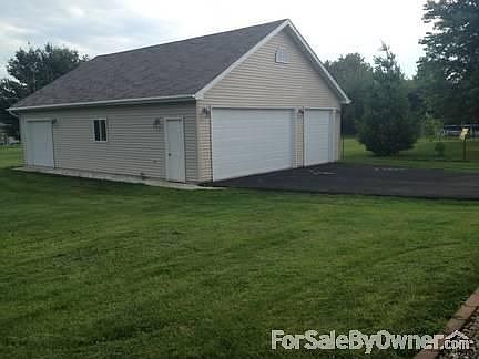 Detached Garage
						:
						Large, 30X40 insulated detached garage - 2007/2008