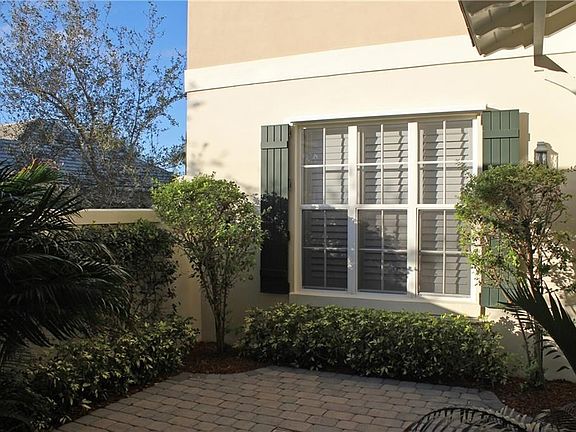 3rd image of 160 Palm Island Ln