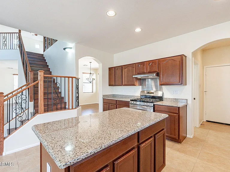 1405 E Baker Dr — Photo 4