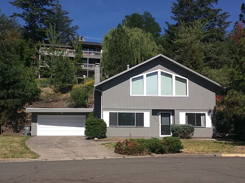1003 Oneida Cir Photo 1