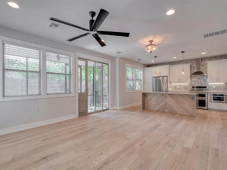 2204 Holly St #2 — Photo 3