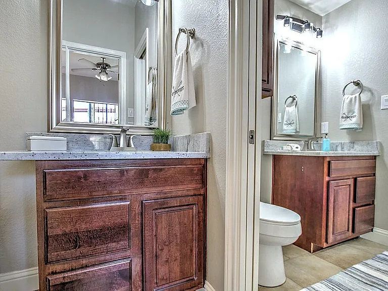 Towne Square Condos — Photo 15