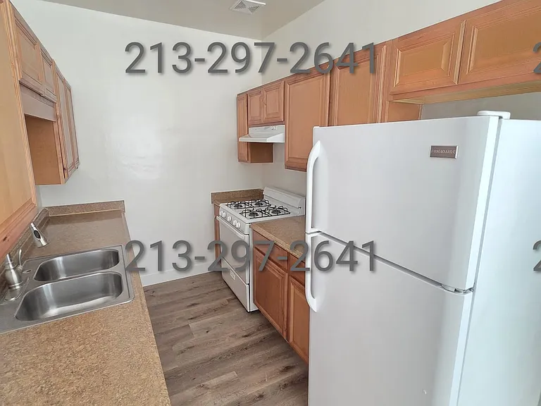 118 S Lake St #7 — Photo 5