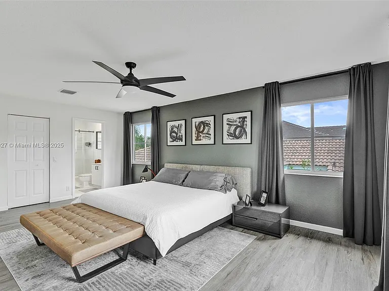 1725 Winterberry Ln — Photo 26