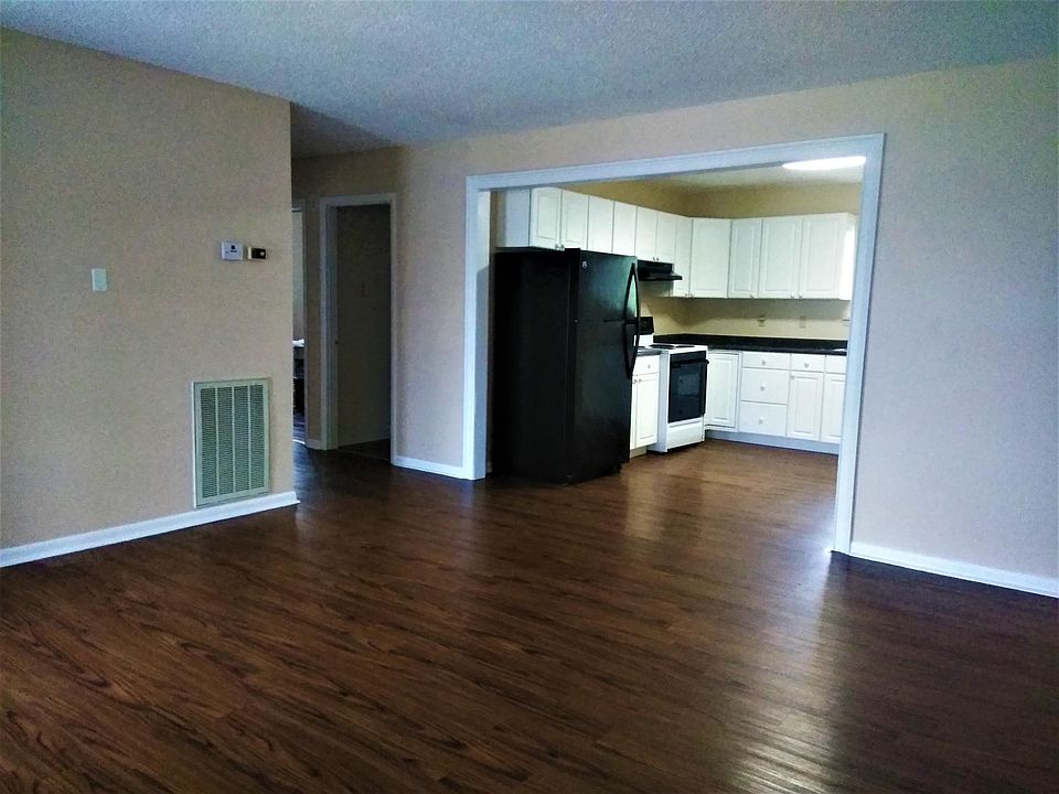 2nd image of 713B Ely Rd
