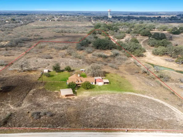 370 ALBERTS LN, Somerset, TX 78069