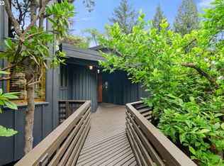 2727 SW English Ln, Portland, OR 97201