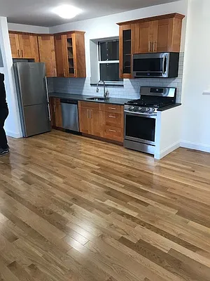 Rented by Alexander Bilu, LREB | media 43