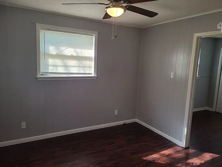 604 Ellen Dr — Photo 22