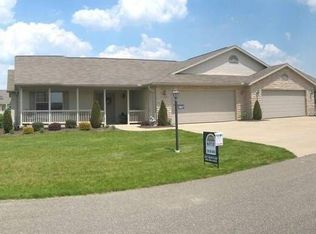1013 Evergreen Dr NW, Strasburg, OH