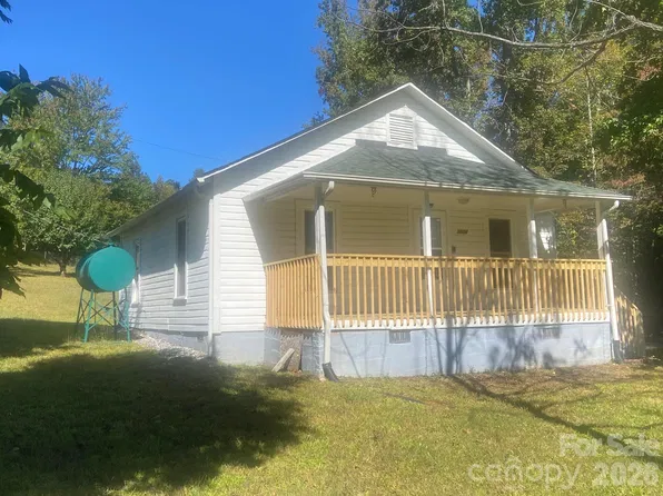 5924 Chapman Dr, Morganton, NC 28655