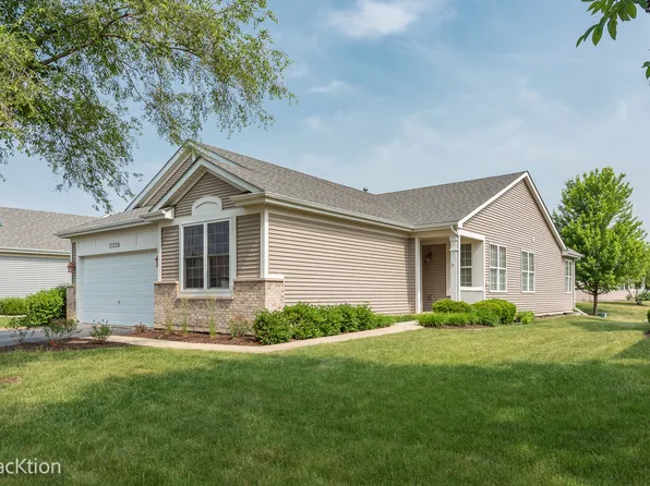 21226 Lily Lake Ln, Crest Hill, IL 60403