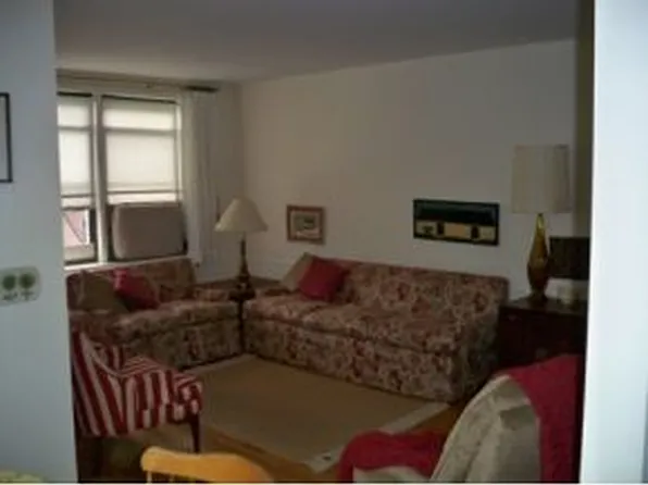 2240 Burnett Street image 1 of 5