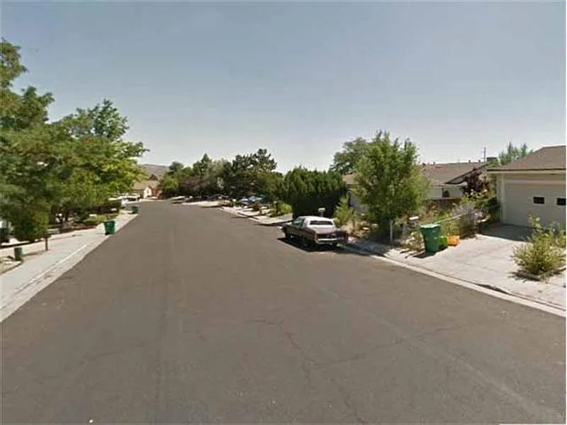 6695 Peppermint Dr photo 1