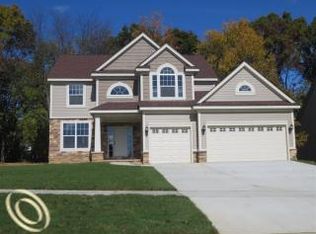 1298 Yellowstone Valley Dr, Milford, MI