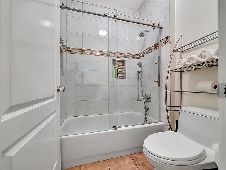 19316 Lavi Ct — Photo 55