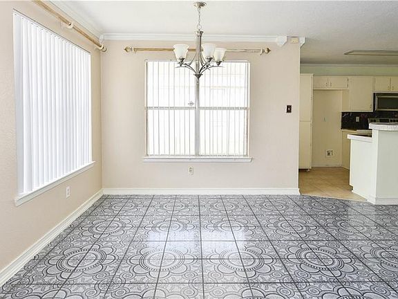 4th image of 4404 Fieldcrest Dr