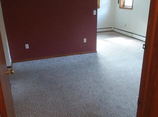 208 Meadow Ln APT 4, West Union, IA 52175