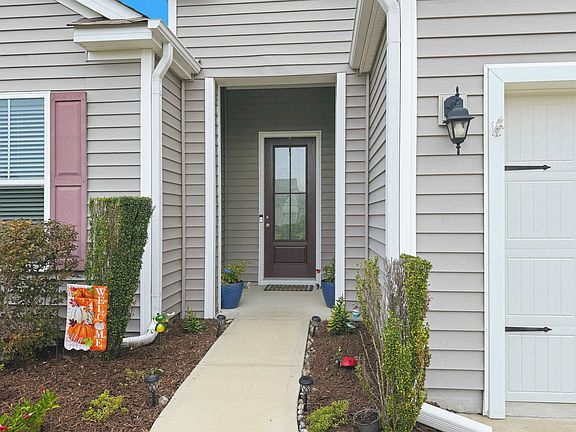 2nd image of 396 Firenze Loop