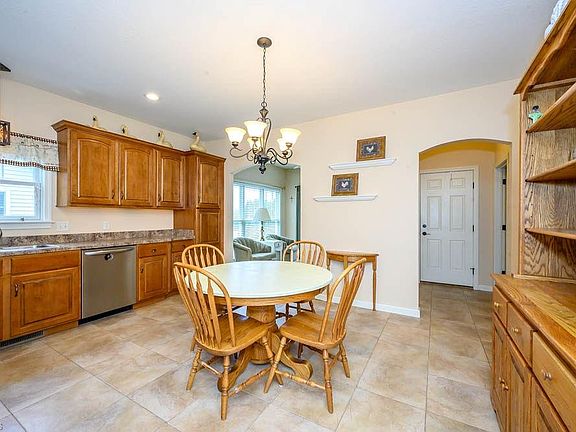 4th image of 133 Saybrook Blvd #C