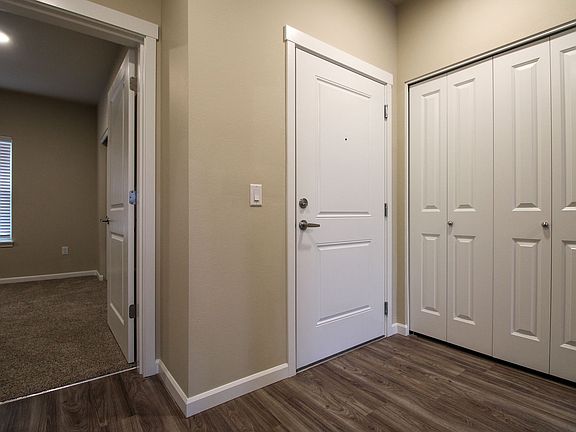 5th image of 5661 Woodside Dr SE #202