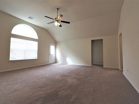 5th image of 3314 Madison Elm St