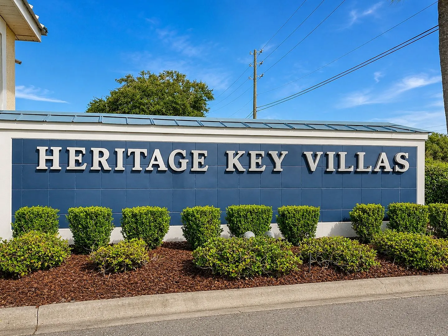 Beautiful 2-Bedroom Townhome with Resort-Style Amenities in the Heart of Kissimmee! — Photo 3