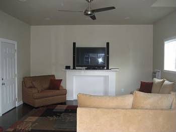2nd image of 412 Juana Ave