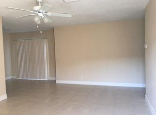 4127 Woodside Dr, Coral Springs, FL 33065