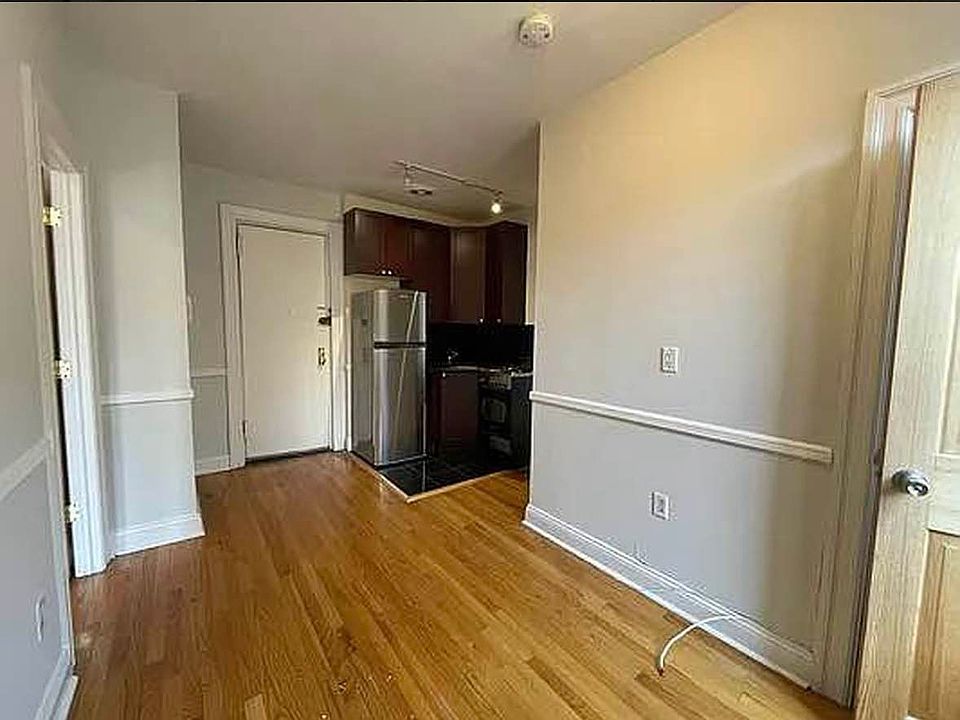 1st image of 132 Thompson St APT 38