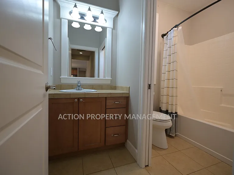 103 E Cobblestone Ln — Photo 27