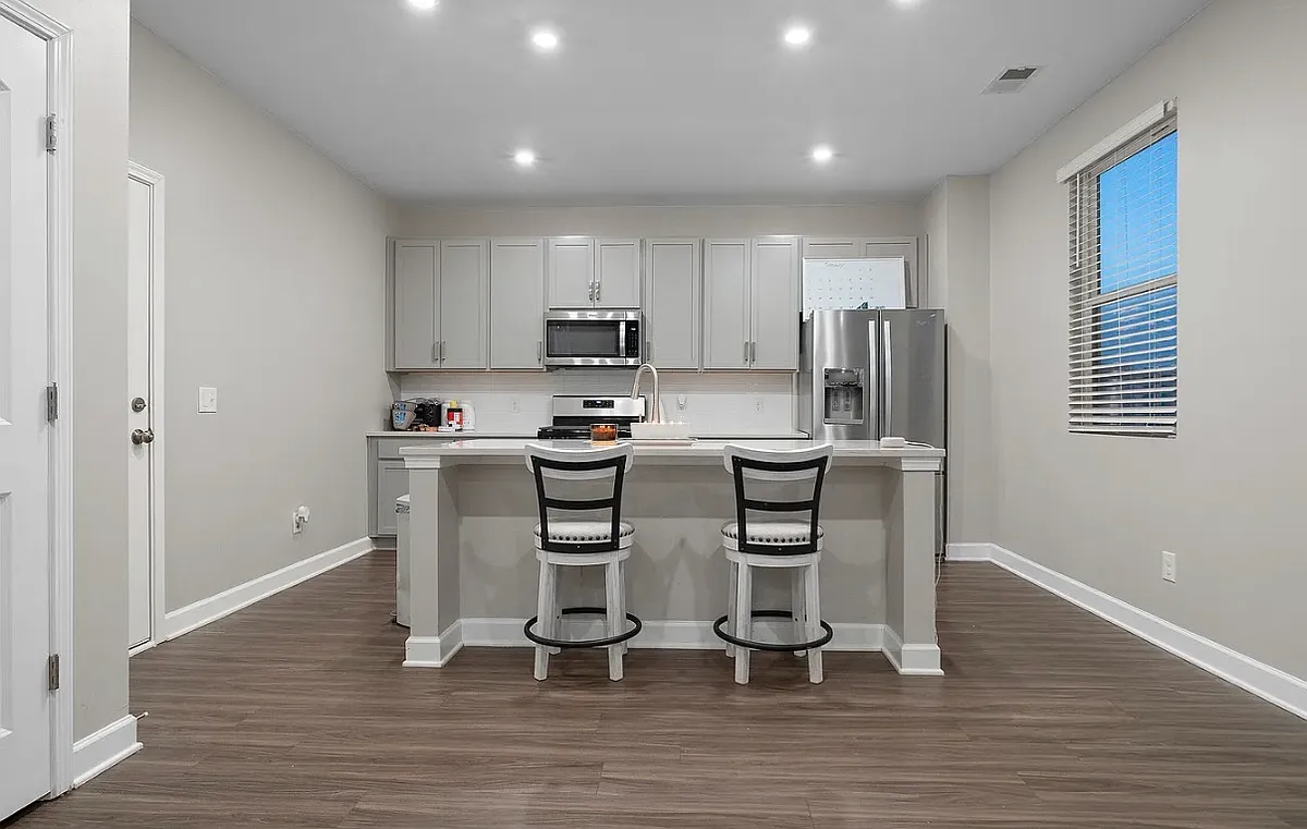 Building Photo - 138 Millbrook Dr