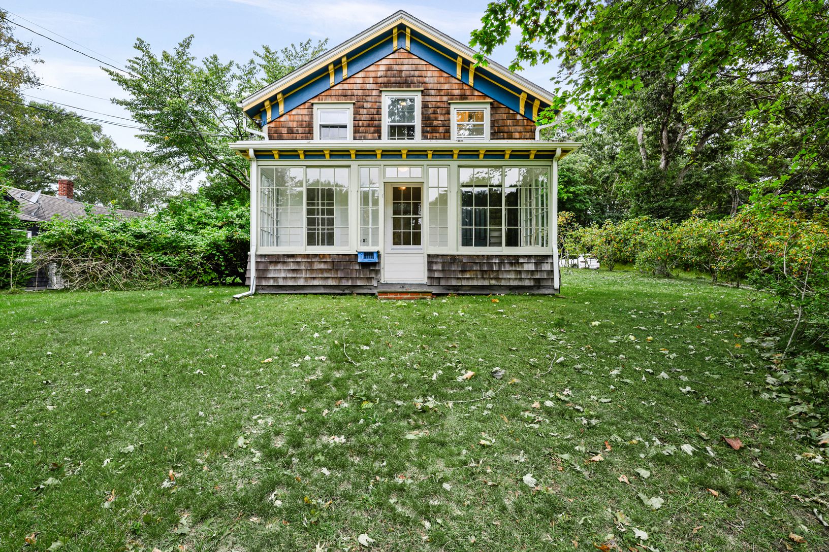 10 Montauk Hwy