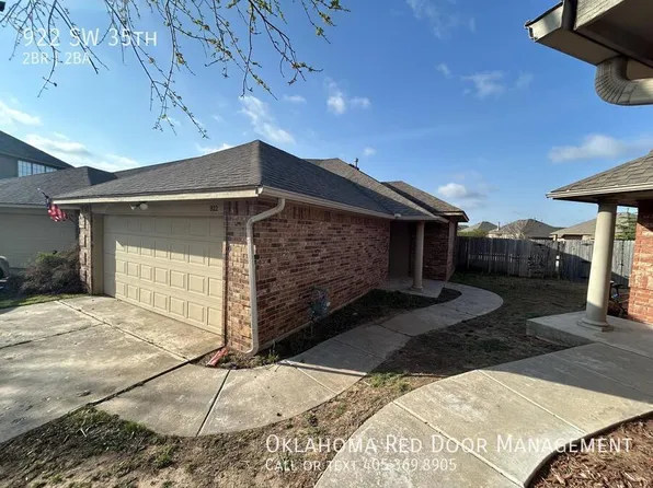 922 SW 35th St, Moore, OK 73160