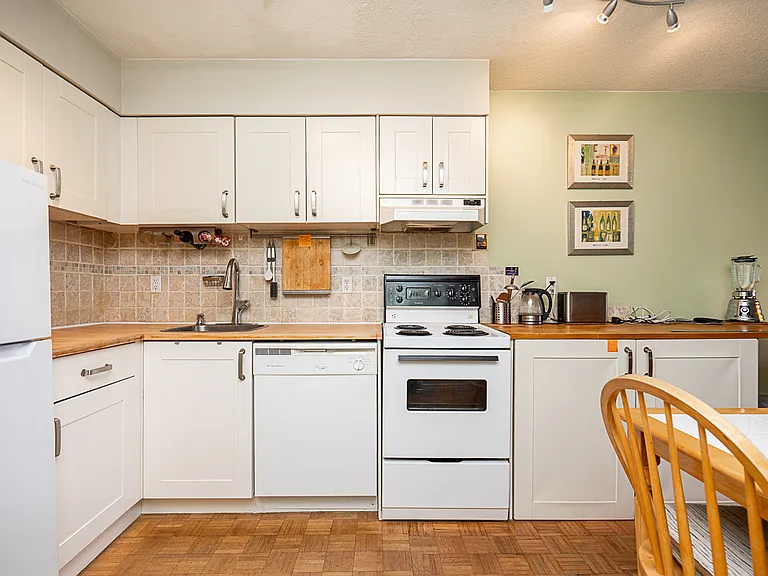 2211 W 5th Ave #204 — Photo 9