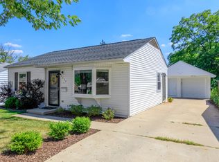 5639 Washington St, Downers Grove, IL 60516