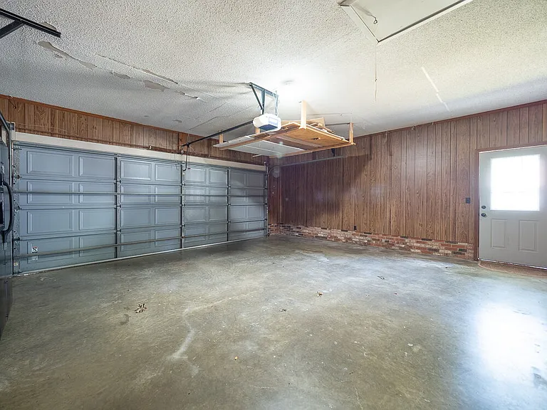 2704 Powhatan Dr — Photo 46