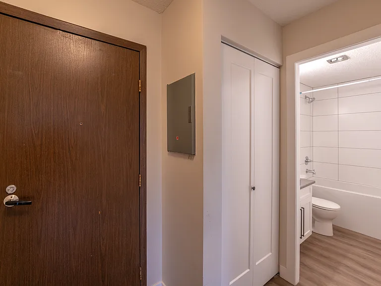 165 Edmonton Ave — Photo 13