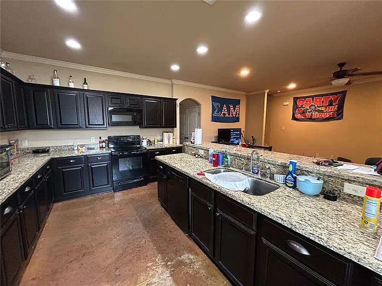 3318 Travis Cole Ave — Photo 5