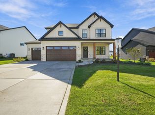 2221 Easton Park Dr, Chesterton, IN 46304