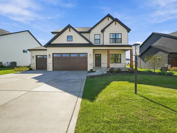 2221 Easton Park Dr, Chesterton, IN 46304