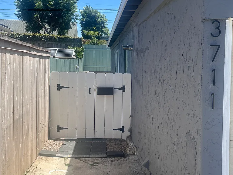 3709 Merrimac Ave — Photo 10
