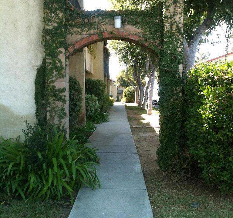 1st image of 936 S Mollison Ave APT C