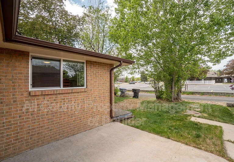 1515 Stuart St — Photo 15