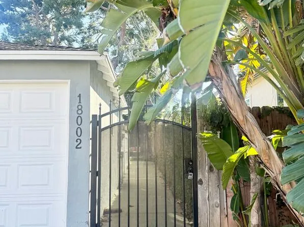 18002 Collins St, Encino, CA 91316