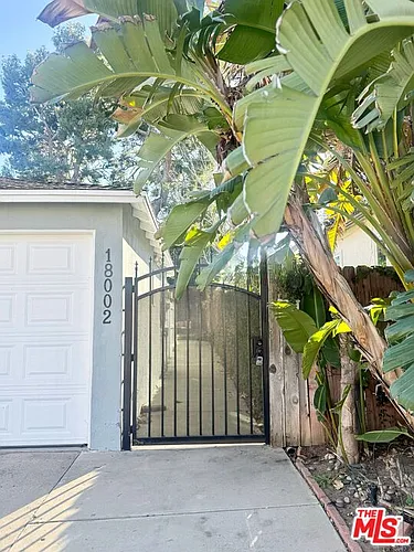 18002 Collins St Photo 1