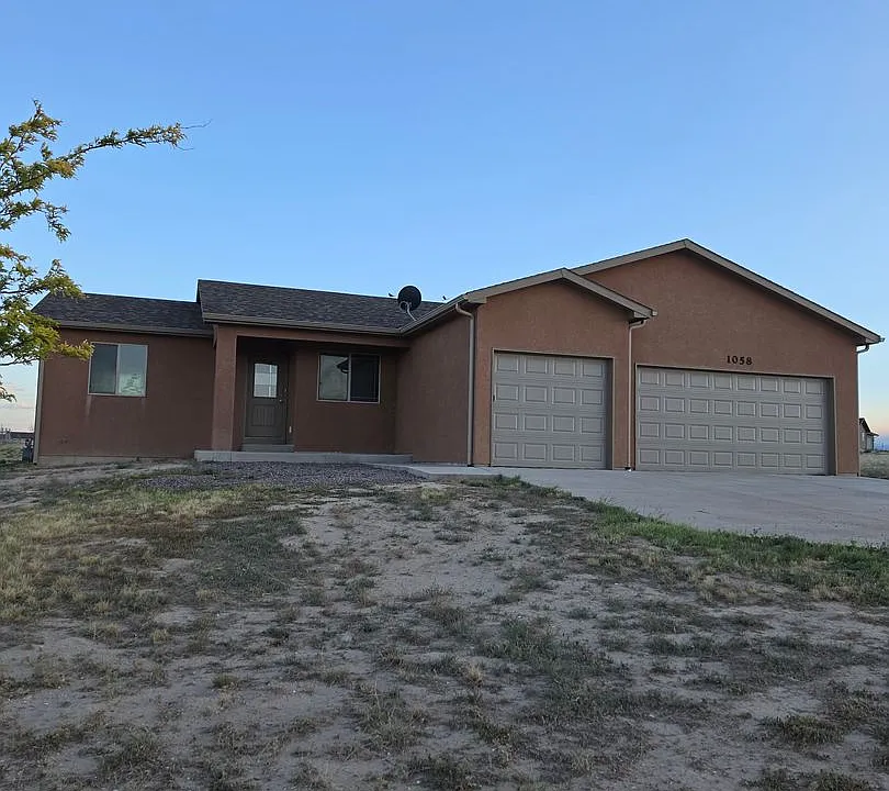 1058 E Ranch Dr