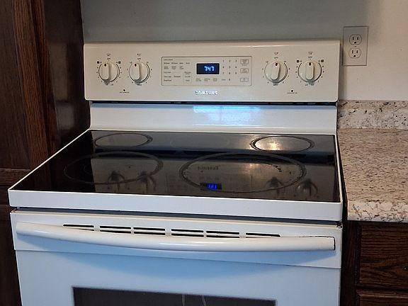 4th image of 22 Fowler Dr