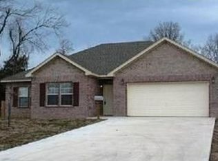 1314 E Crawford St, Gentry, AR 72734